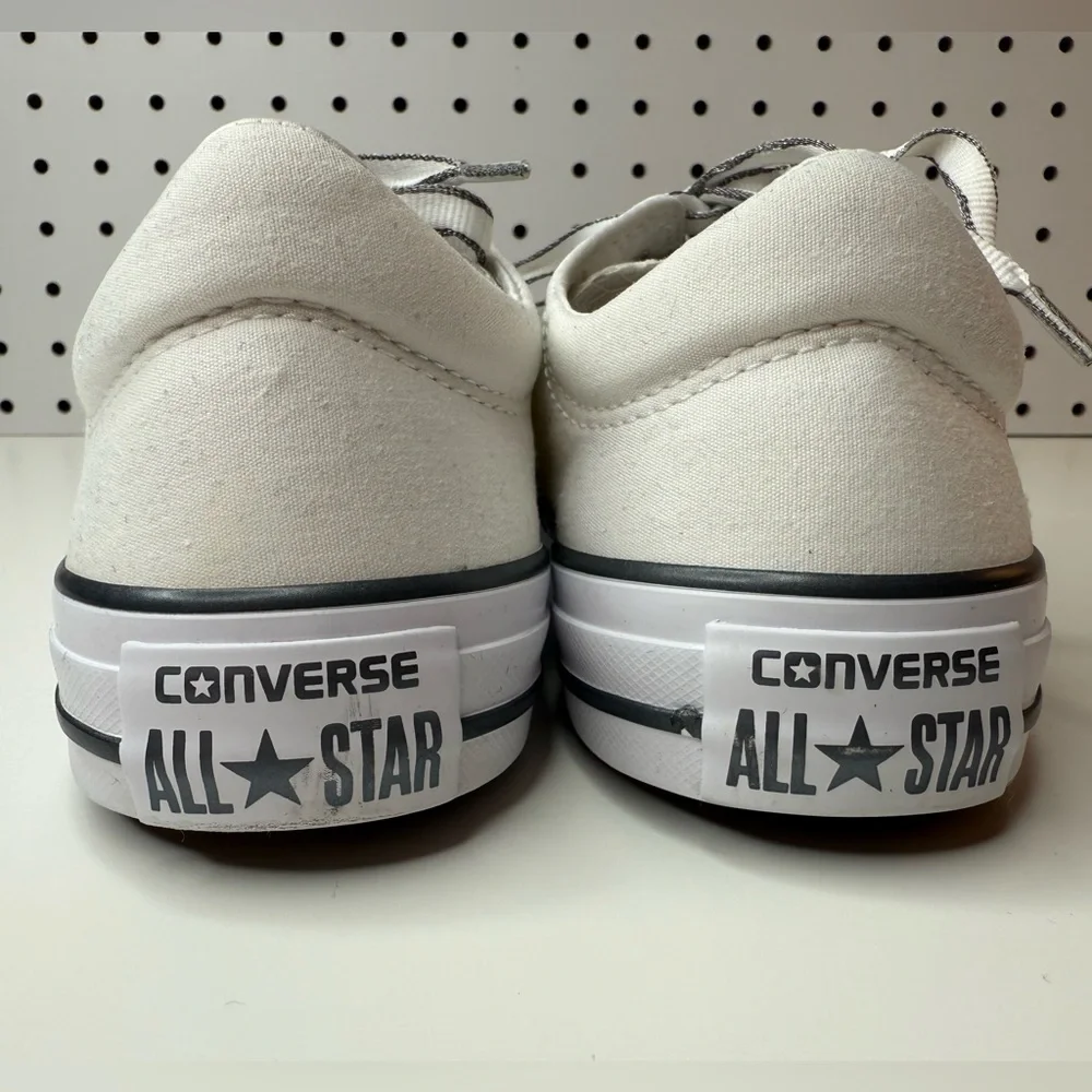 Converse Chuck Taylor All Star Low-Top Canvas Sneaker Women's 7 White & Black